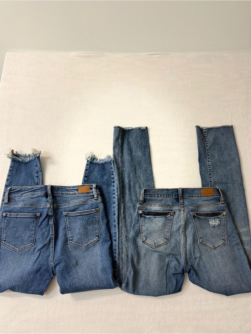 Judy Blue Frayed Hem Ankle Crop Jeans in Medium & Light Blue Lot of 2 7/28
